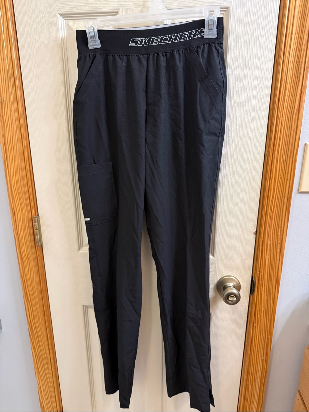 Skechers Black Women's Stretch scrub pants with Logo Waistband